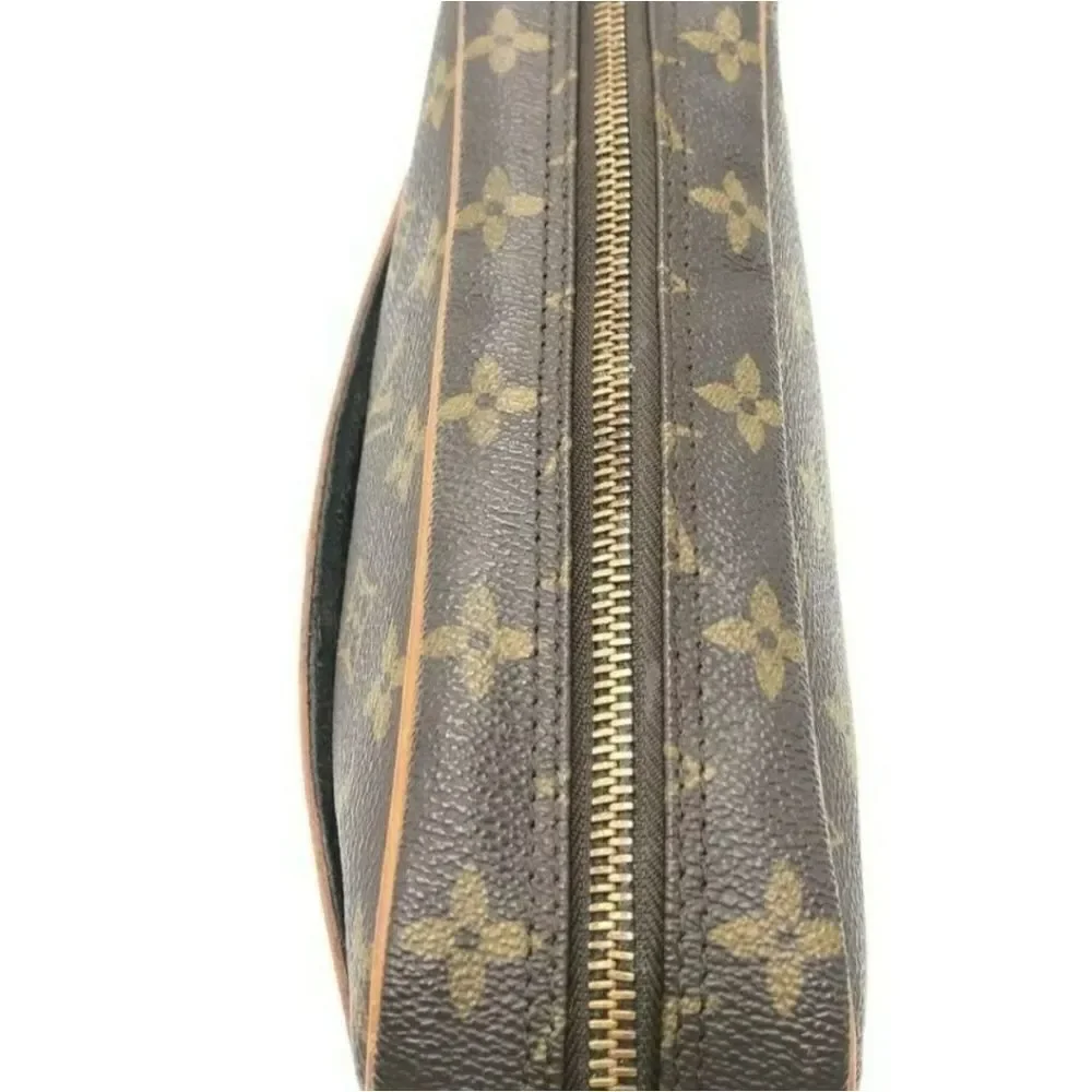 Louis Vuitton pouchcolor monogram